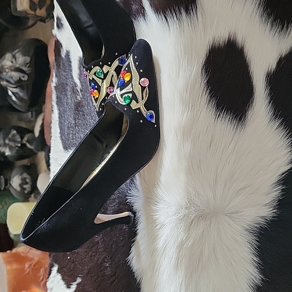 J.RENEE BLACK SUEDE EMBELLISHED PUMPS - Picture 3 of 9